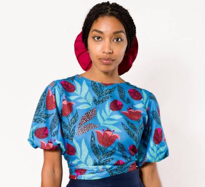 Blouse Bleue à Fleurs